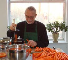 Joe Making Raw Juice At Meetup