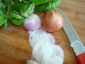 Raw Shallots Sliced